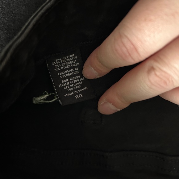 Hot Topic Black Shorts with Red Skull Cherries Embroidery - Picture 3 of 4